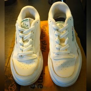 Reebok classics, 7.5, white